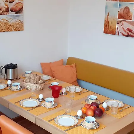 Apartment Grosszuegige Mit Bergblick Im Haus Hopfe By Interhome *