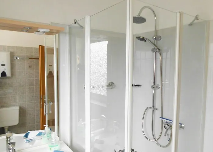 Apartment Grosszuegige Mit Bergblick Im Haus Hopfe By Interhome *